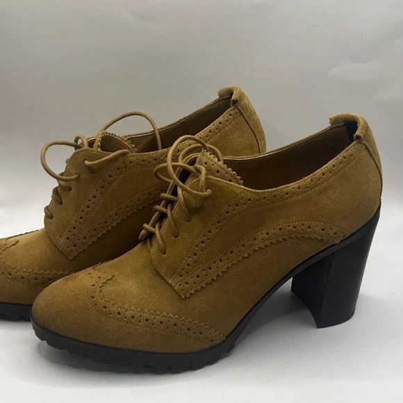 Tommy HilfigerBooties Womens Size 9 M Wingtip Style - Picture 2 of 10